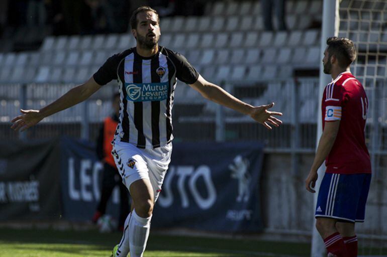 Antonio celebra el gol del triunfo para el Castellón