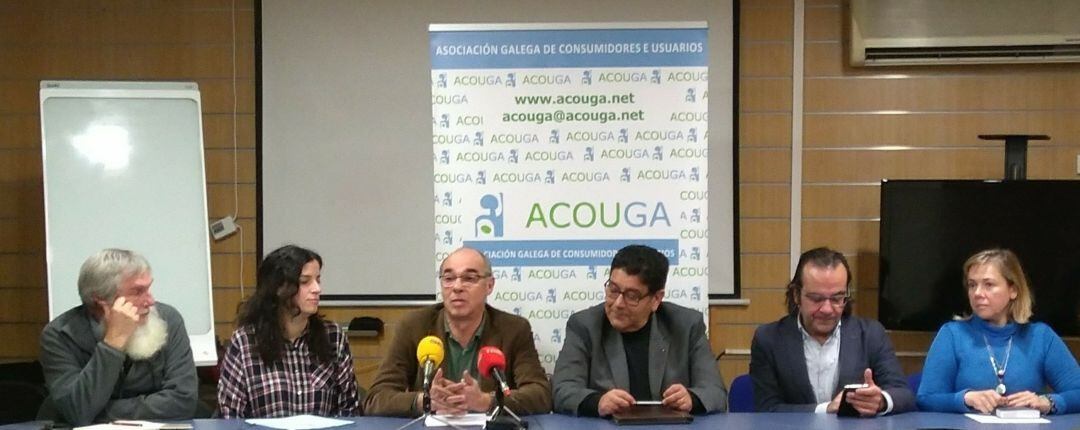 Reunión entre la Asociación de consumidores  y BNG 