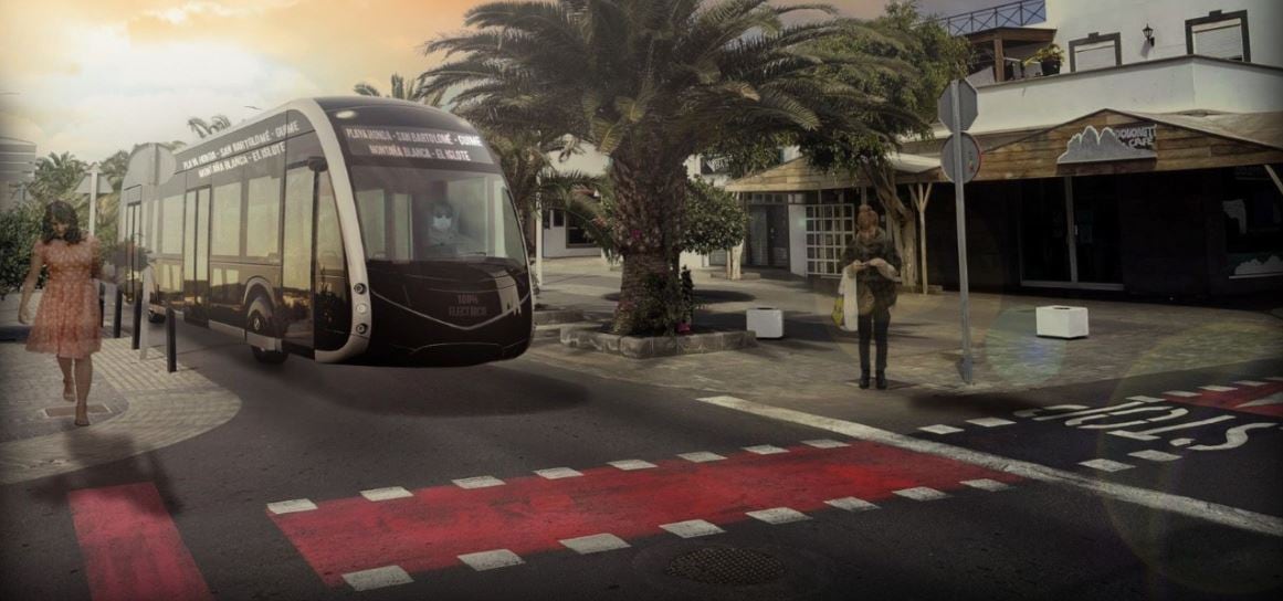 Recreación del paso de una microguagua por Playa Honda, en Lanzarote.