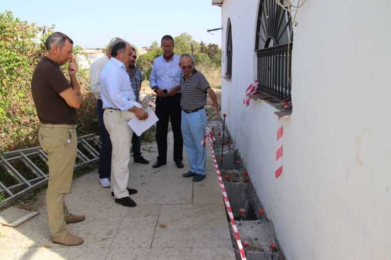 Visita del alcalde de Algeciras, José IGnacio Landaluce, a las obras de la Casa de la Esperanza