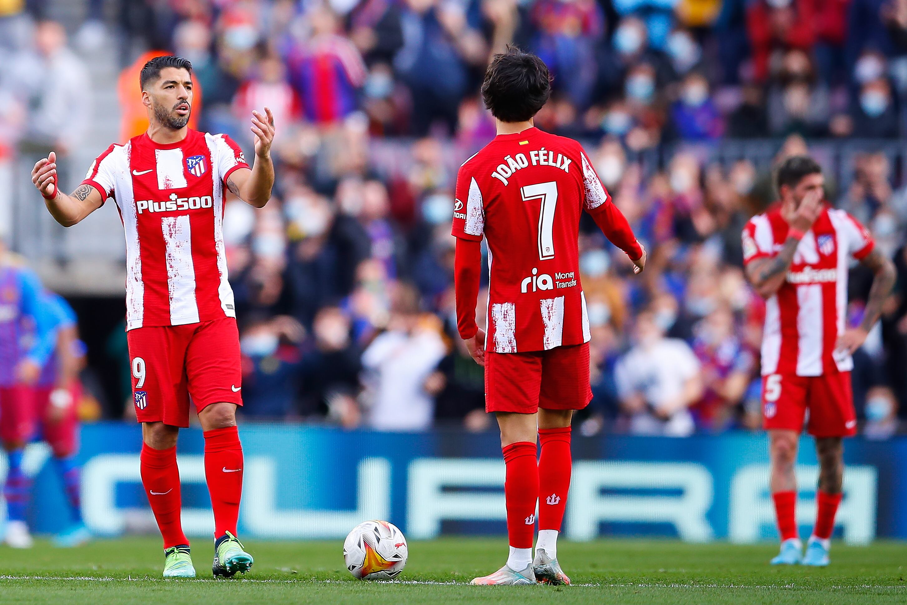 Los futbolistas del Atlético de Madrid en el Camp Nou