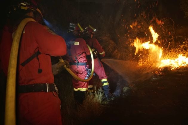 Efectivos de la Unidad Militar de Emergencias participaron en la extinción