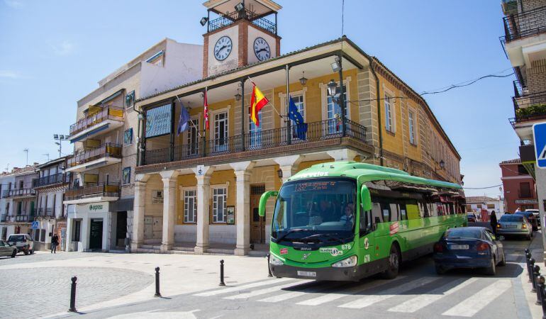 La Comunidad fija unos servicios mínimos de hasta el 50% para la huelga del transporte de viajeros por carretera