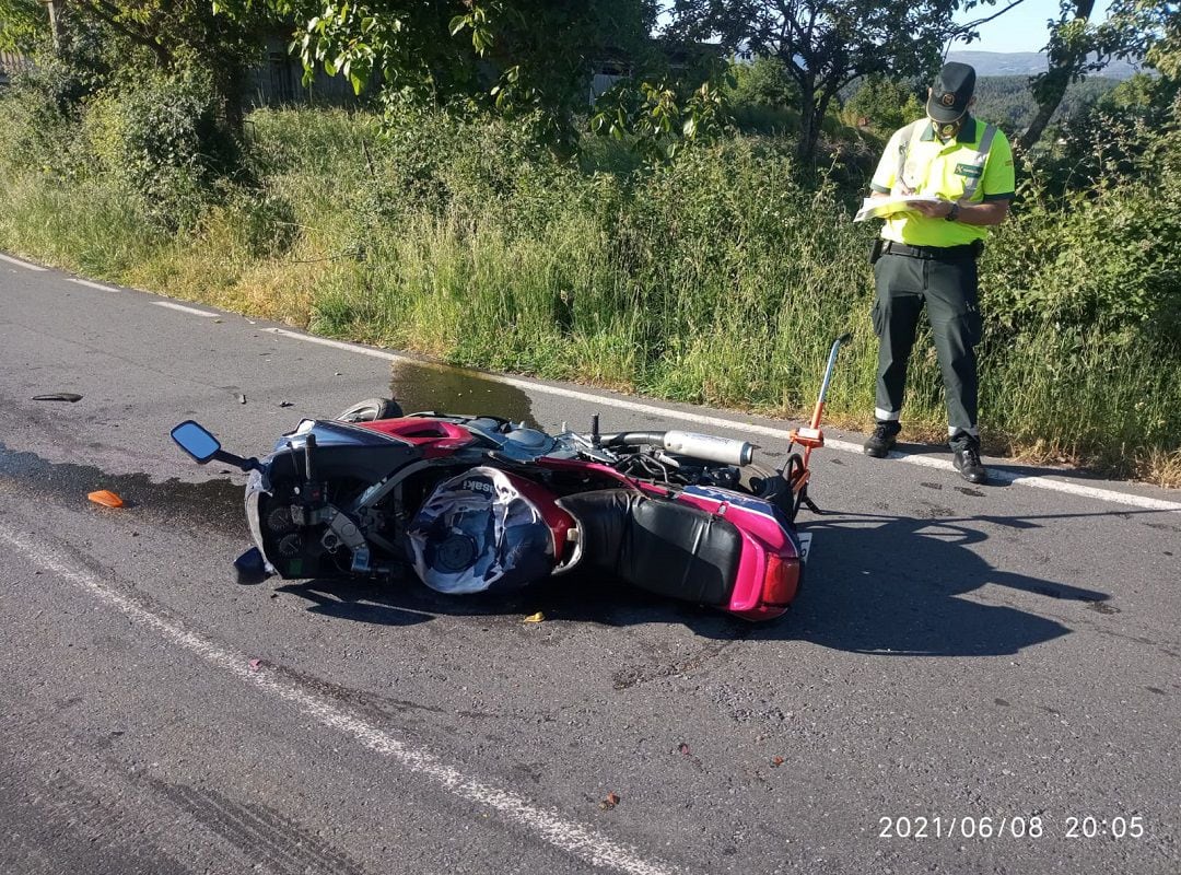 Foto de archivo de un accidente de moto