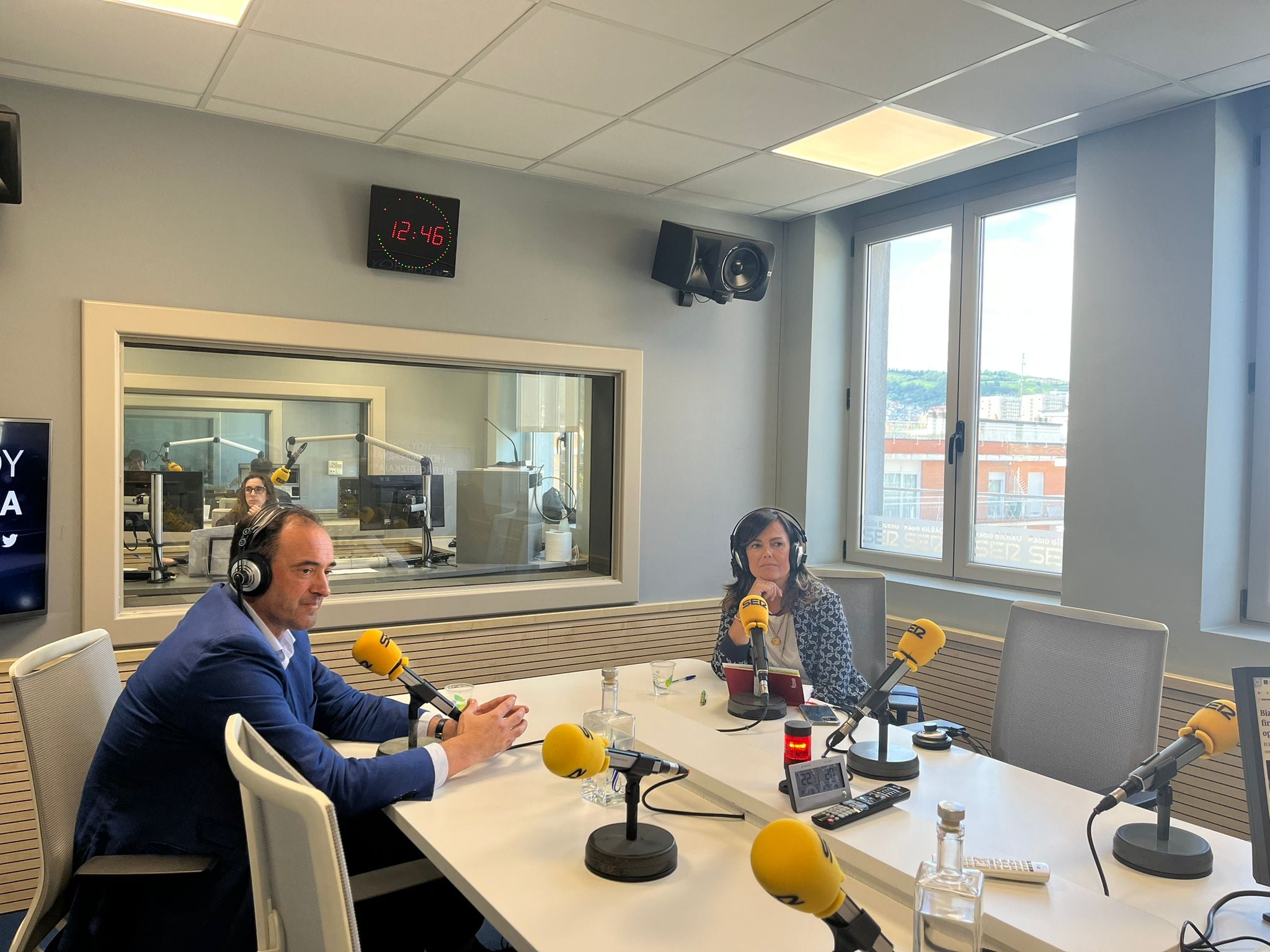 Carlos Sergio, director foral de Deportes y Cristina Múgica, directora foral de Competitividad Territorial y Promoción Exterior