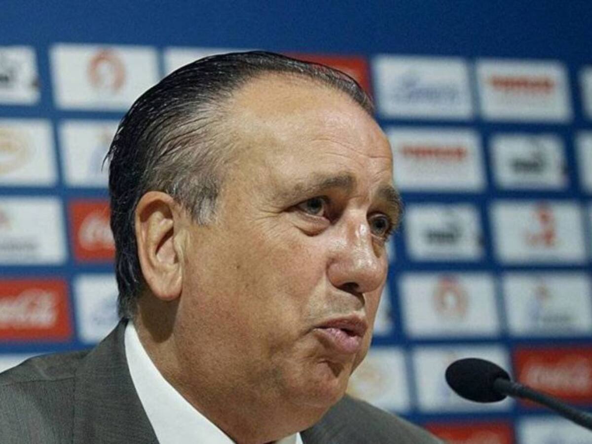 Fernando Roig: “No sé si se jugará en julio o en agosto. No sé cuál es la solución”