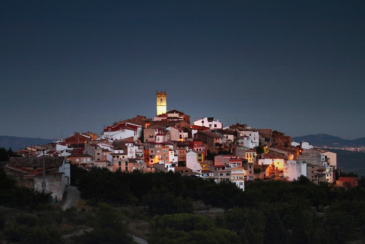 Vista nocturna de les Useres