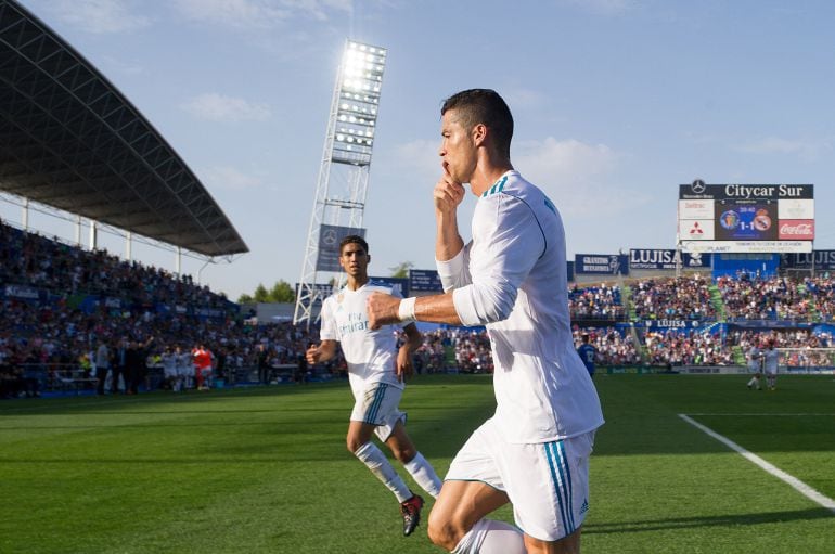 Cristiano Ronaldo celebrando su primer gol contra el Getafe durante la octava jornada de la liga. 