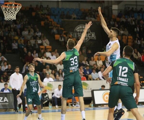 La clara victòria sobre l'equip del Huesca assegura matemàticmanet el segon lloc a la conferència quan encara queda un partit per disputar de la fase regular.