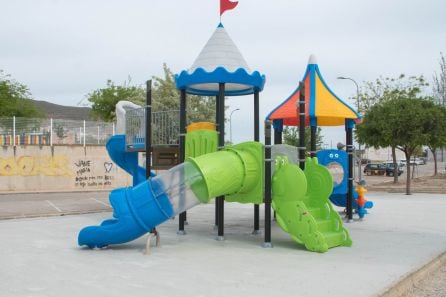 Parque infantil junto a la Guardería Municipal