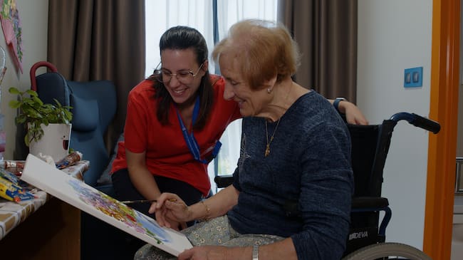 O persoal das residencias traballa de maneira activa para proporcionar o mellor coidado e atención