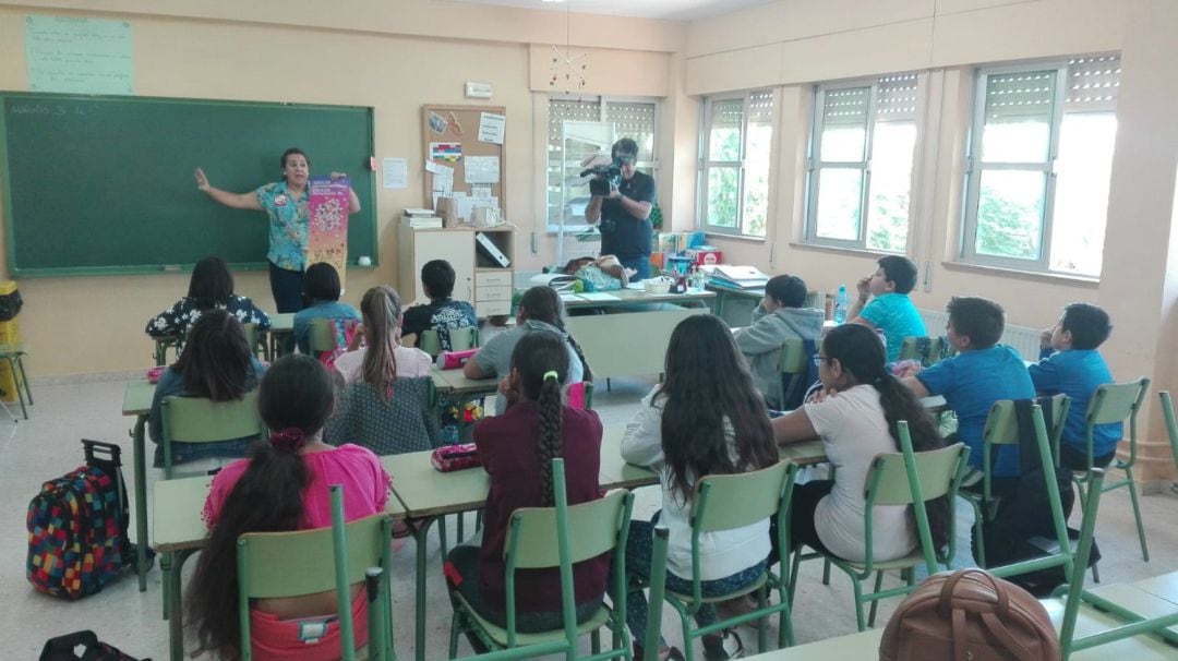 Charla sobre diversidad en el colegio Pablo Neruda de Mérida