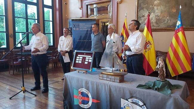 Indalecio Carbonell, durante su intervención durante la puesta de largo de una nueva edición de esta competición náutica