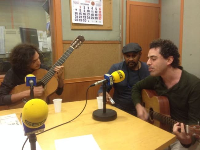 Scott Mclain, Julio y Carlos León