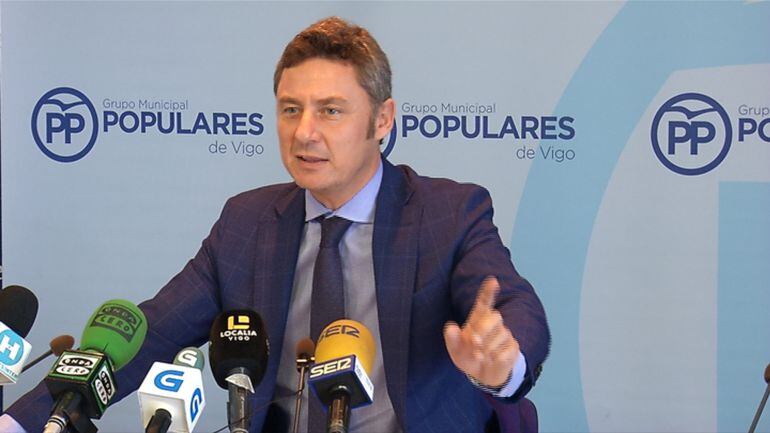 El PP califica la decision del alcalde como antidemocratica.