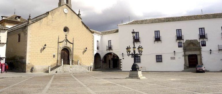 Imagen de la plaza del ayuntamiento de La Puebla de Montalbán