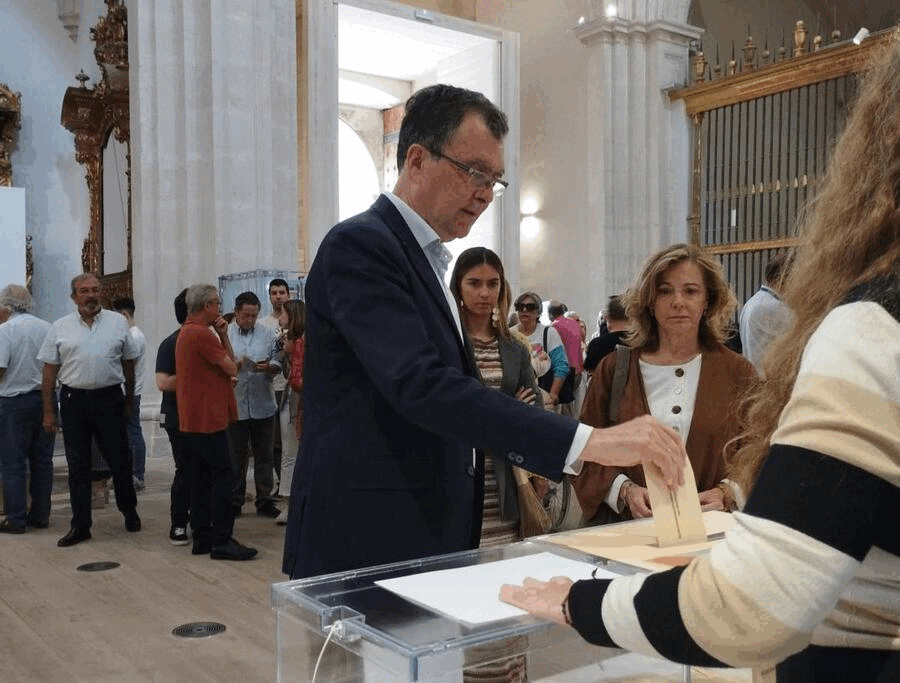 Los candidatos a las elecciones de la ciudad de Murcia votan el 28M
