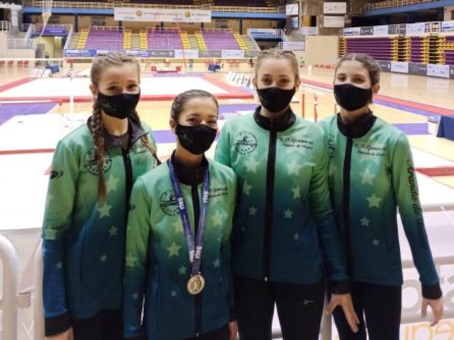 Las gimnastas arandinas de Base 5: Celia Escolar, Adriana Díez, Lucía de la Calle y Mara Martín -de izq. a dch.-, en el pabellón vallisoletano.