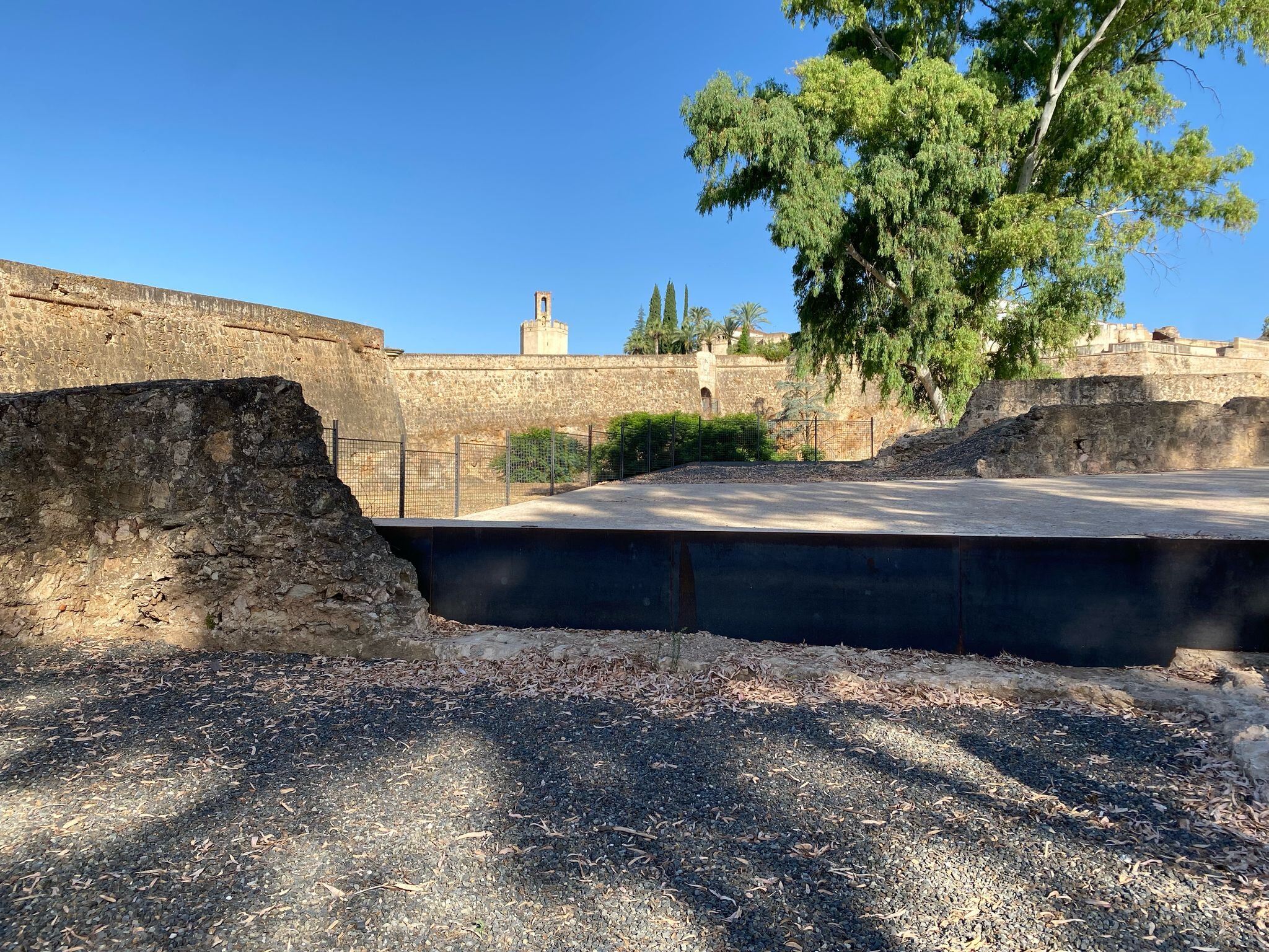 Camino cubierto de la Alcazaba