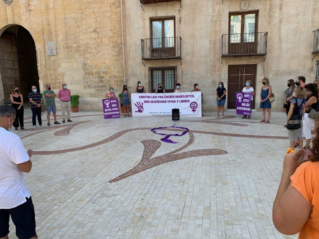 Concentración en la Plaça de Baix