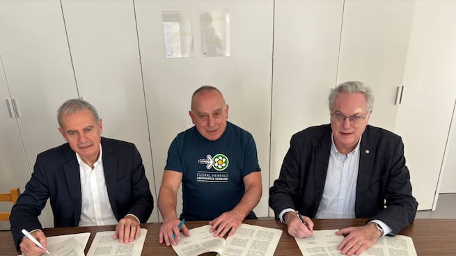 Ibon, en San Sebastián, está al cuidado de su madre