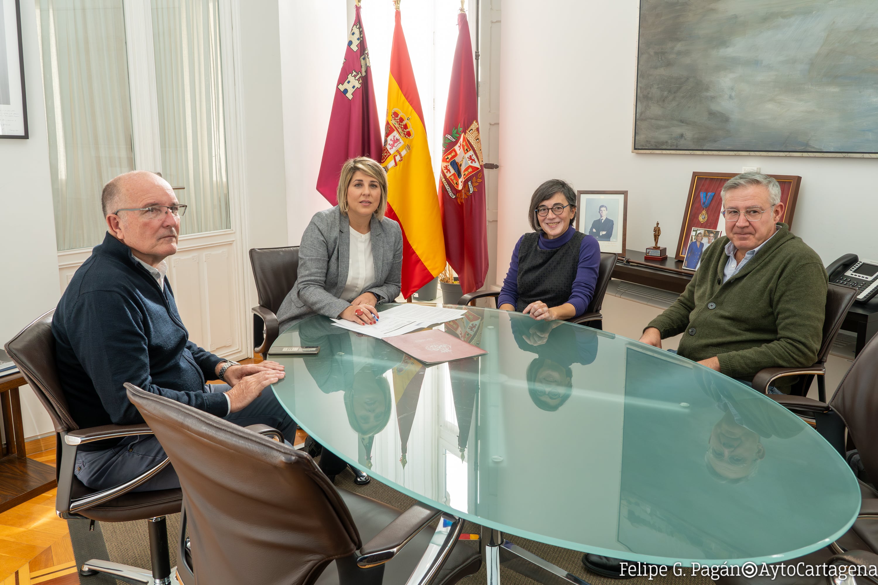 Reunión de la alcaldesa con los investigadores de la Autónoma de Madrid