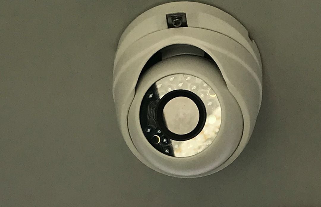 Foto de archivo de una cámara de seguridad