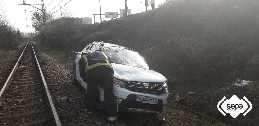 El herido ha sido trasladado al HUCA en atención a la gravedad de sus heridas.