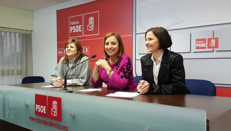 De izquierda a derecha: Rosa Aldea, Miriam Andrés y Mª Luz Martínez Seijo.