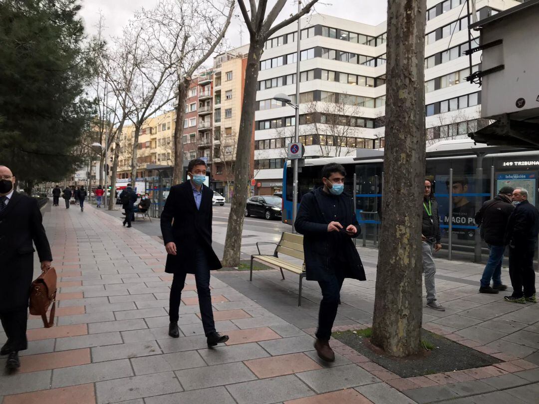 Íñigo Errejón a la entrada del juicio.