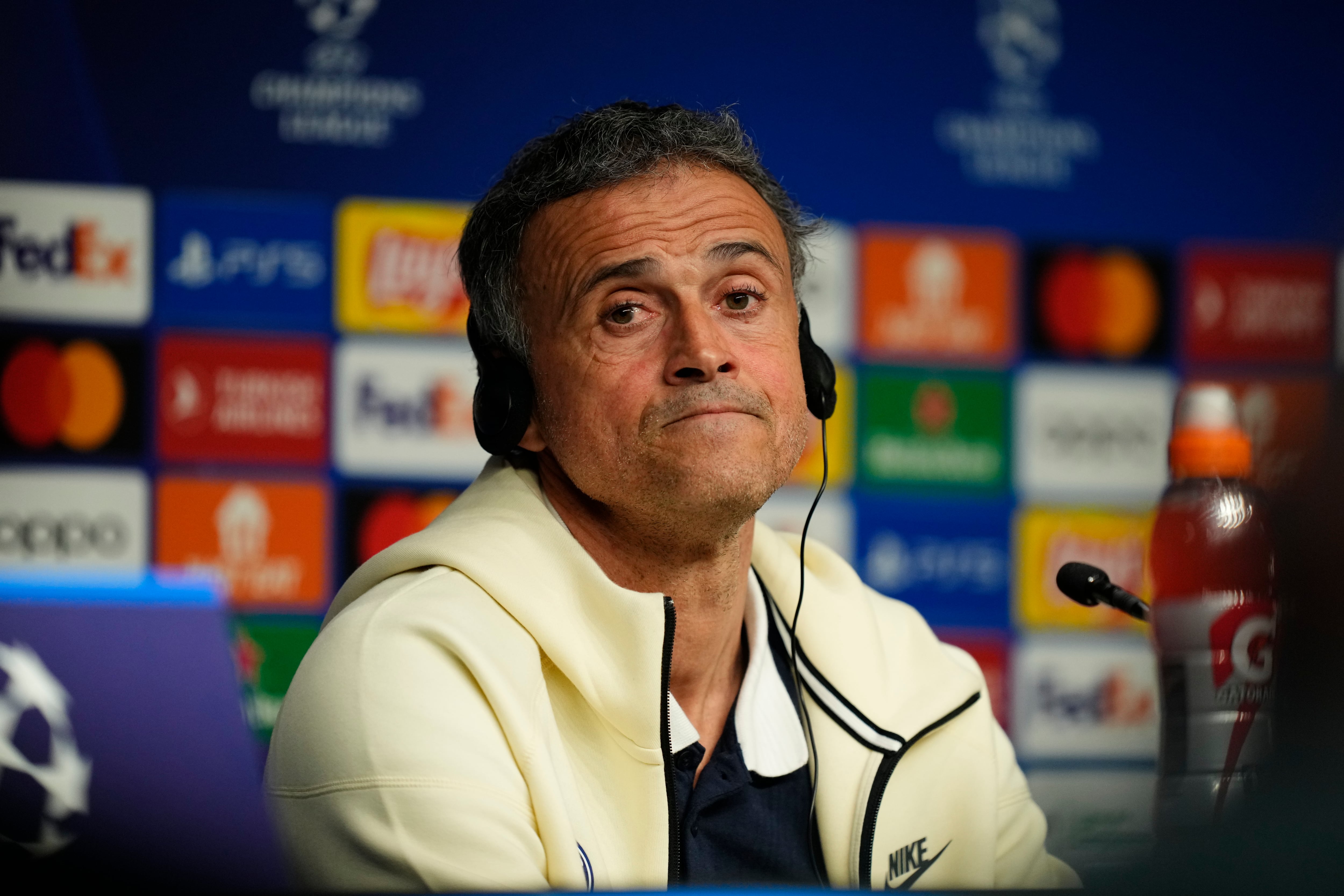 Luis Enrique, en la rueda de prensa previa al partido entre Real Sociedad y PSG de Champions League (Photo by Jose Breton/Pics Action/NurPhoto via Getty Images)