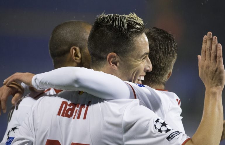 Los jugadores del Sevilla celebran un gol ante el GNK Dinamo Zagreb.