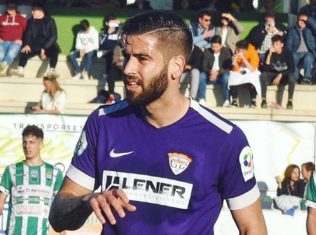 Edgar Agudo con la elástica de su último equipo, el Deportivo Guadalajara.