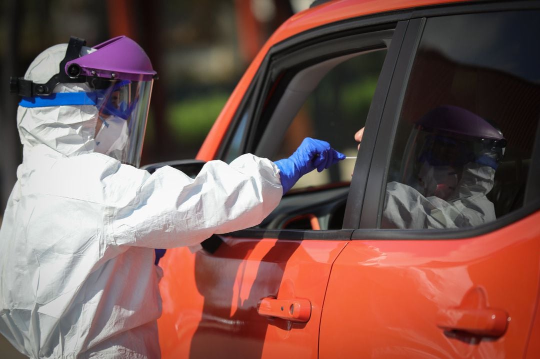 Test desde el coche de la prueba del coronavirus 