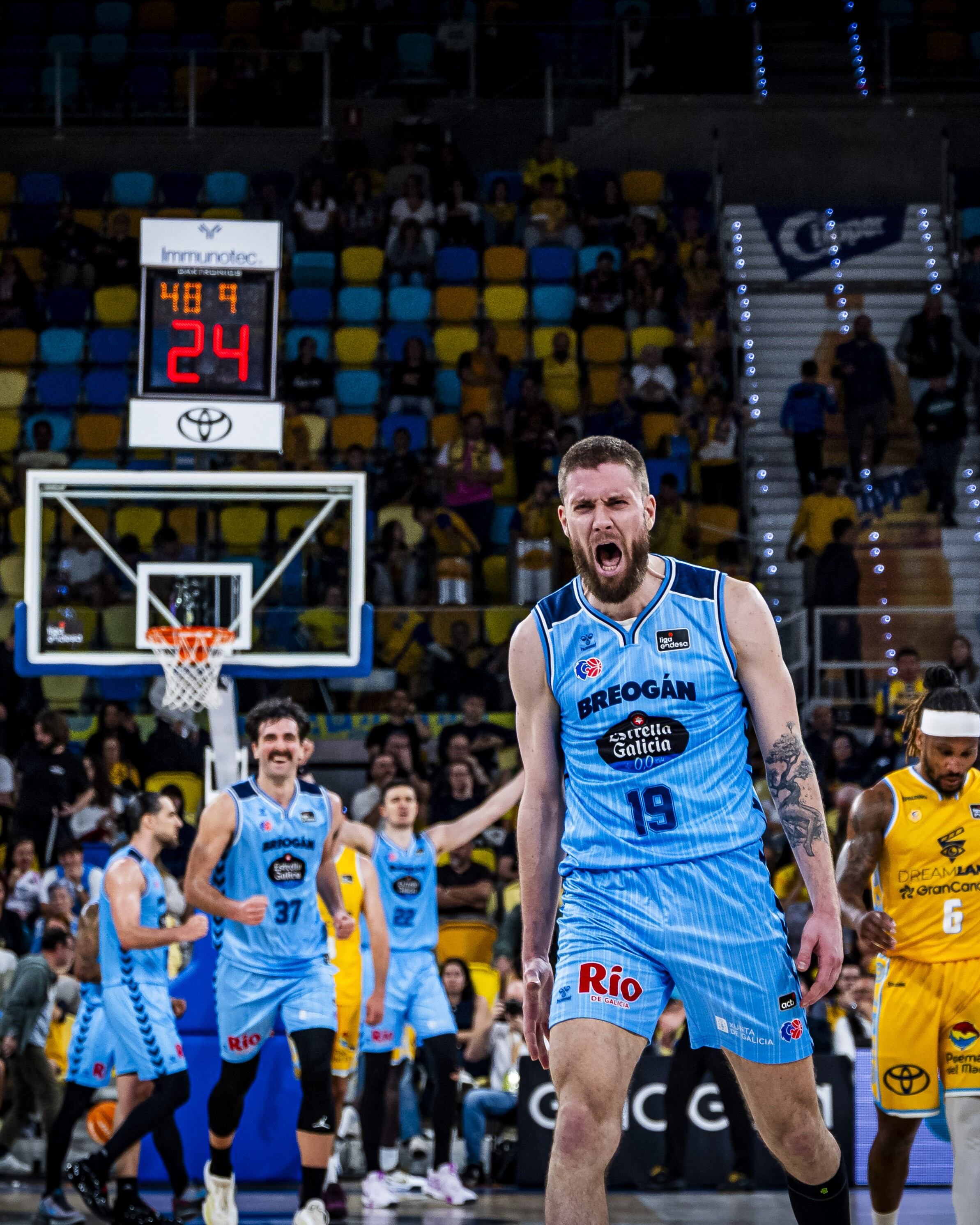 Dominik Mavra, jugador del Río Breogán, celebra la victoria ante Dreamland Gran Canaria