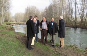 El presidente de la Confederación supervisa los efectos del río Boeza