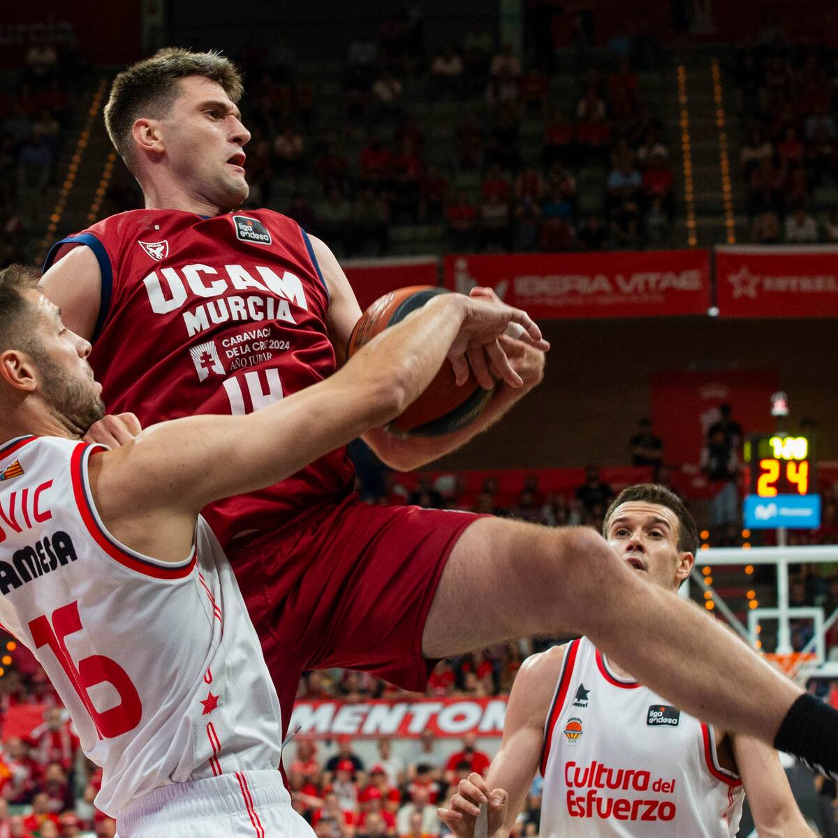 Dustin Sleva se despide de la afición del UCAM Murcia CB y pone rumbo al Besiktas