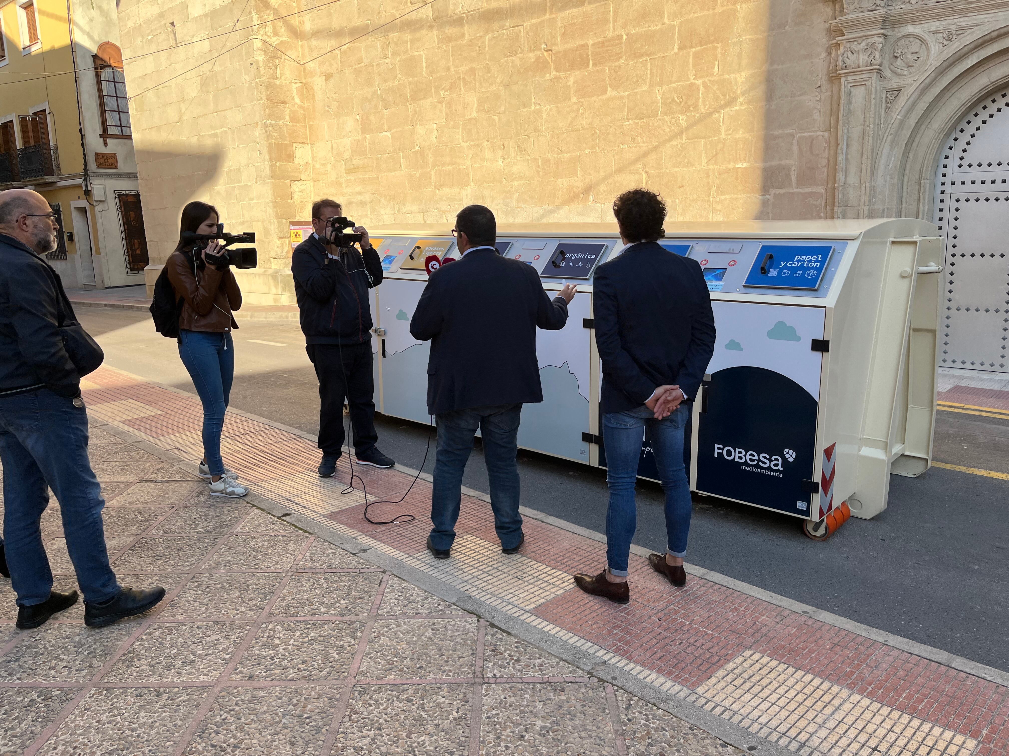 Presentación en Sax de la nueva contrata de limpieza y recogida de residuos