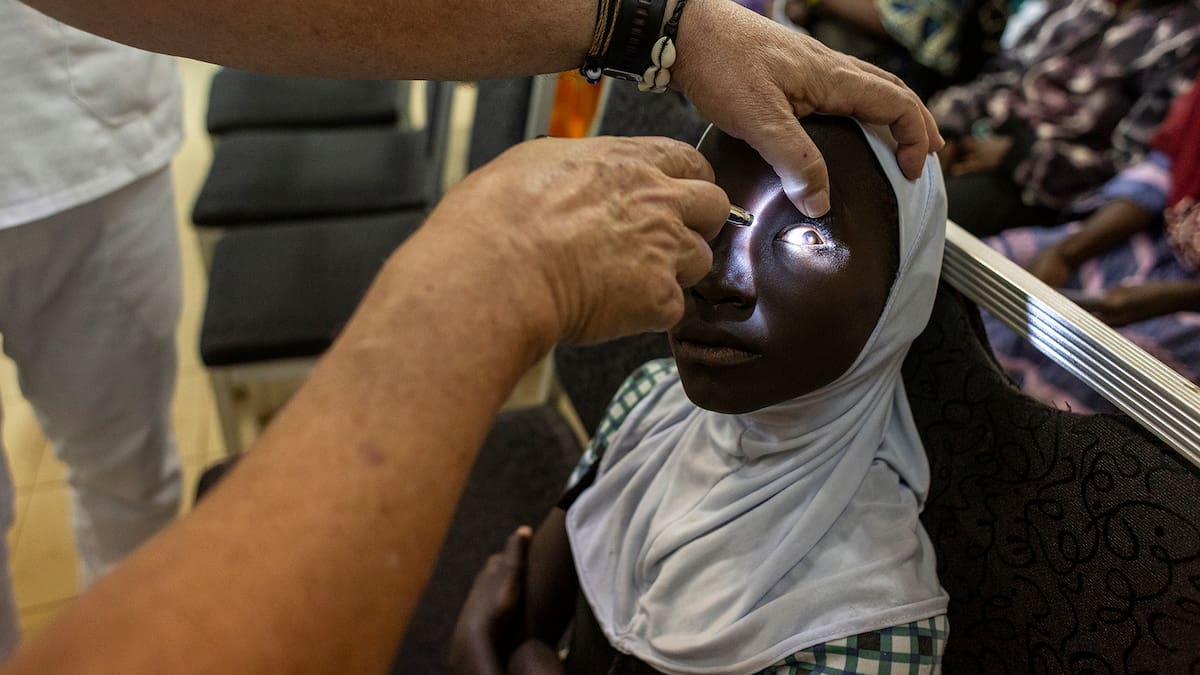 ACCI Elda inicia una nueva misión solidaria en Gambia para devolver la vista a más de un centenar de personas