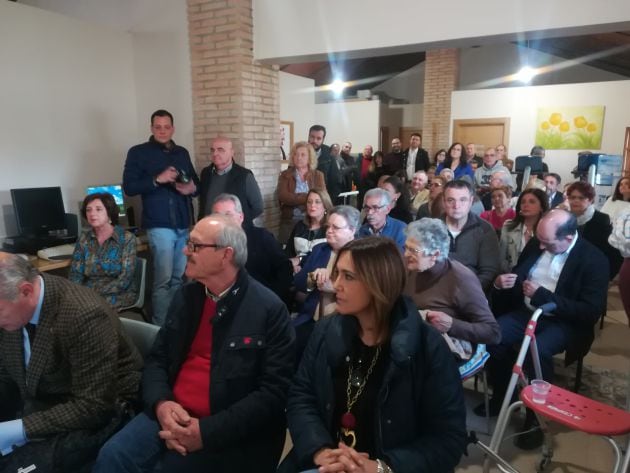 Público en la presentación de las &quot;Casillas de los Ferroviarios&quot;.