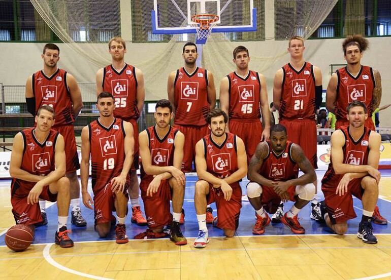 La plantilla del CAI Zaragoza al completo para comenzar una nueva temporada en la liga ACB