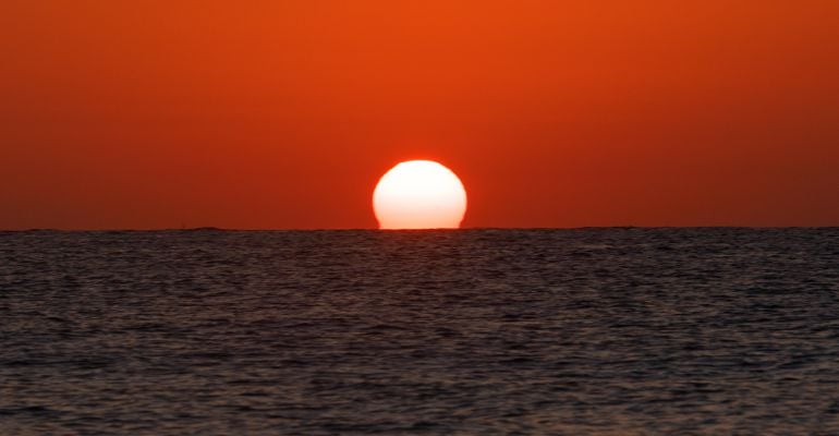 Puesta de sol desde la playa de Ses Illetes (Formentera).