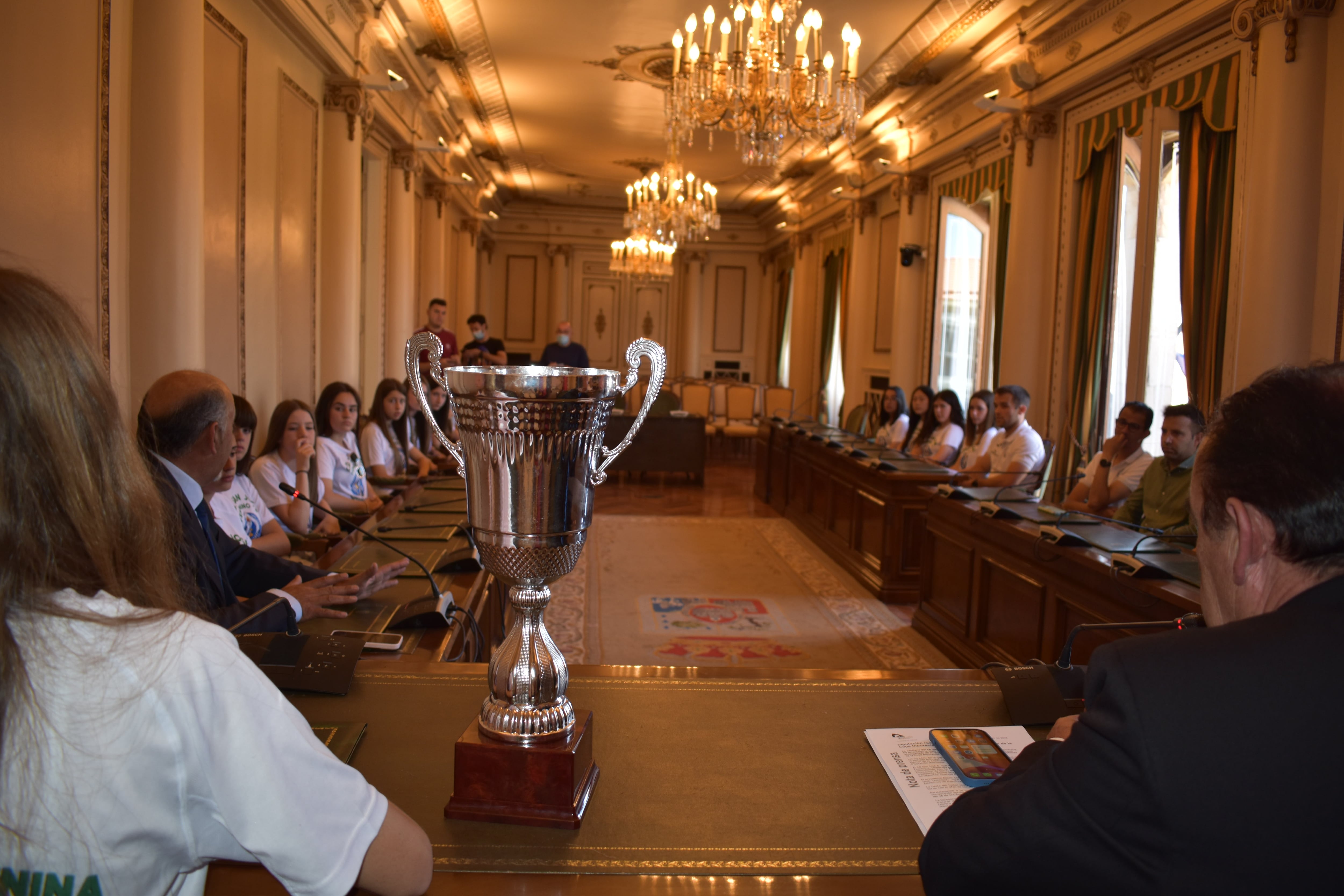 Recibimiento a las ganadoras de la Copa Diputación de Fútbol de 2023.