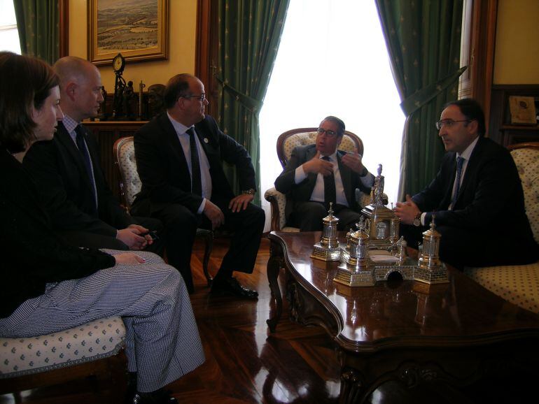 Encuentro en el Ayuntamiento de Palencia