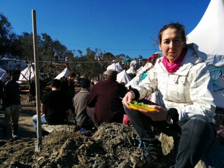 La voluntaria zaragozana en el campo de refugiados de Lesbos