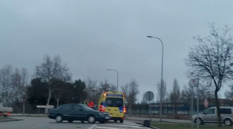 Dos vehículos colisionaban lateralmente en la mañana de este miércoles 10 de enero en la confluencia entre Orfeón Arandino y Luis Mateos