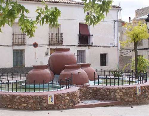 Fuente en Tinajas, uno de los municipios de la mancomunidad