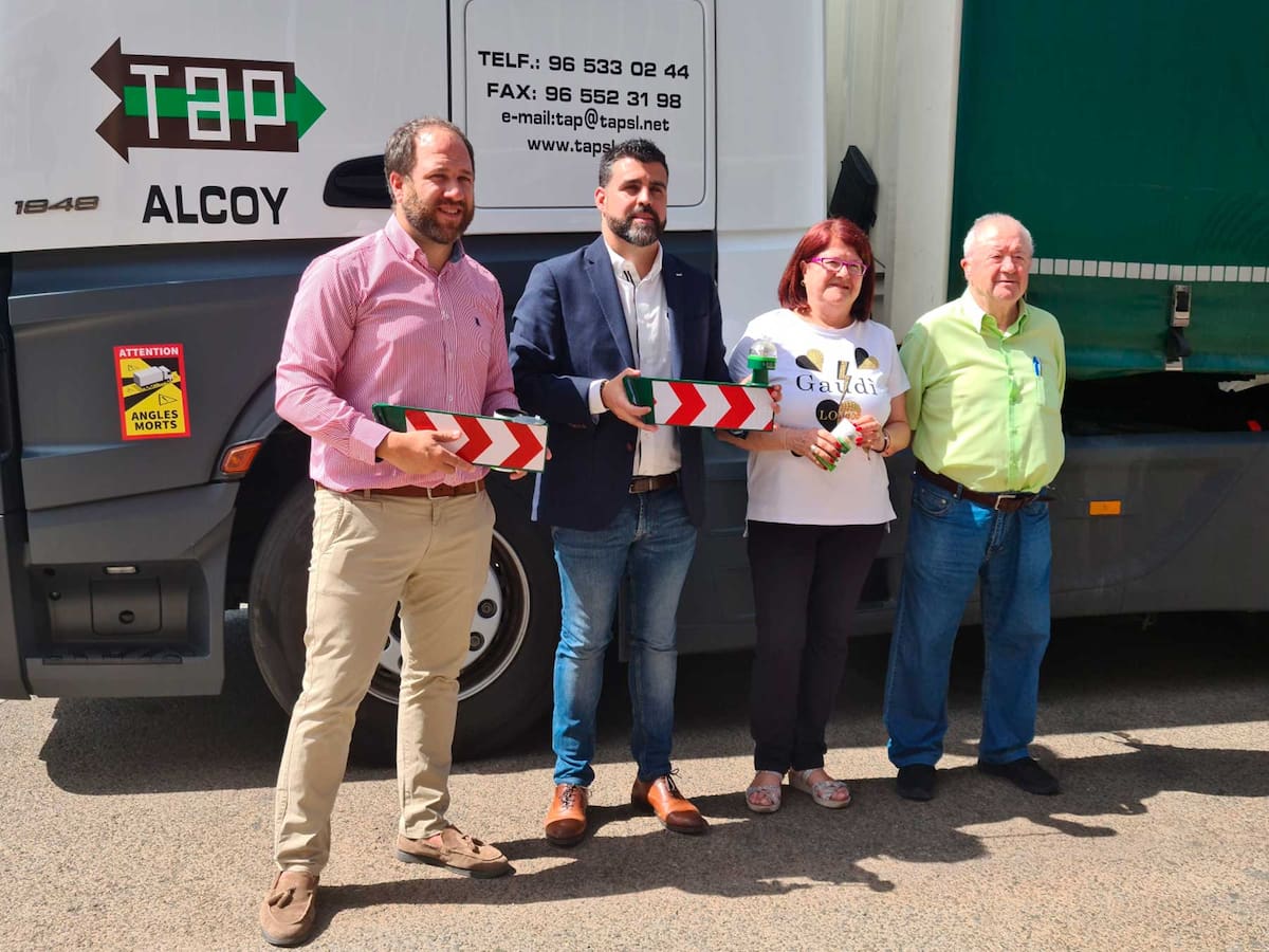 Transportes Antonio Pascual implanta en su flota la baliza LedONE Connected y la flecha reflectante LedONE, desarrolladas por Erum Vial