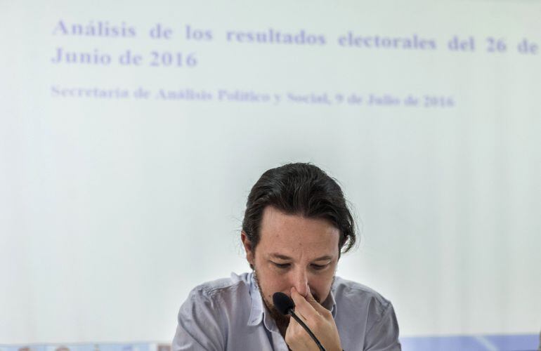 El líder de Podemos, Pablo Iglesias, al inicio de la reunión del Consejo Ciudadano.