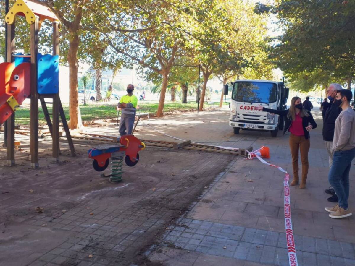 Oliva renueva y mejora los parques infantiles de la ciudad